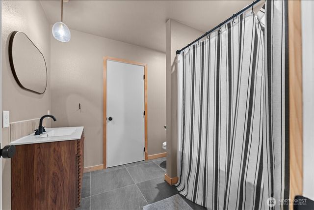 188 Sparrow Lane, Castle Rock, WA 98611