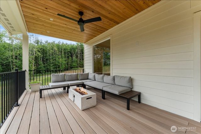 188 Sparrow Lane, Castle Rock, WA 98611