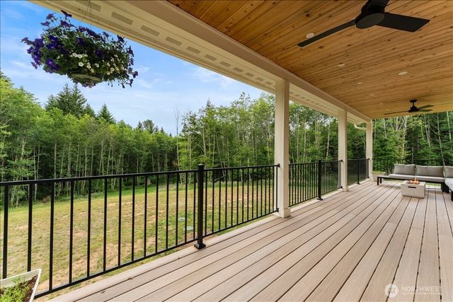 188 Sparrow Lane, Castle Rock, WA 98611