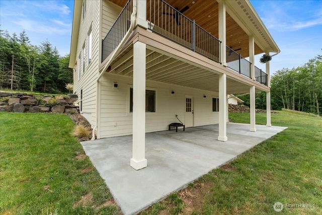188 Sparrow Lane, Castle Rock, WA 98611