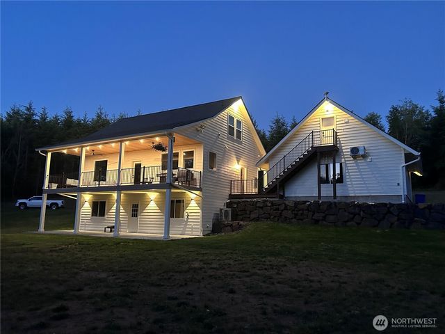 188 Sparrow Lane, Castle Rock, WA 98611