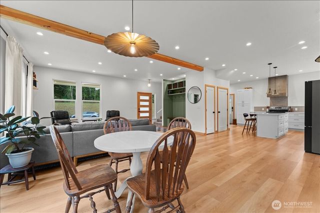 188 Sparrow Lane, Castle Rock, WA 98611