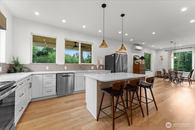188 Sparrow Lane, Castle Rock, WA 98611