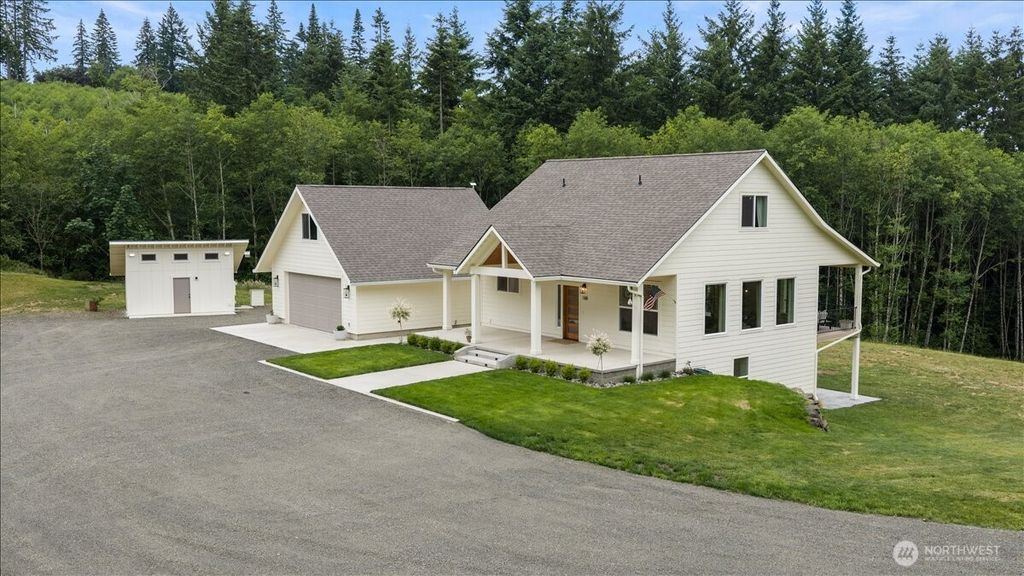 188 Sparrow Lane, Castle Rock, WA 98611