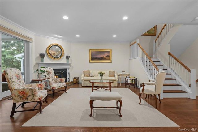 18 Brookview Drive, Pleasantville, NY 10570