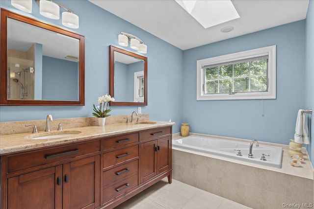 18 Brookview Drive, Pleasantville, NY 10570