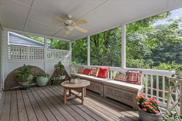 18 Brookview Drive, Pleasantville, NY 10570