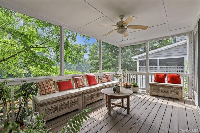 18 Brookview Drive, Pleasantville, NY 10570