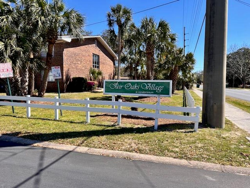 615 Colonial Drive, UNIT 1, Fort Walton Beach, FL 32547