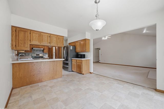 2514 Portobello Drive, Troy, MI 48083