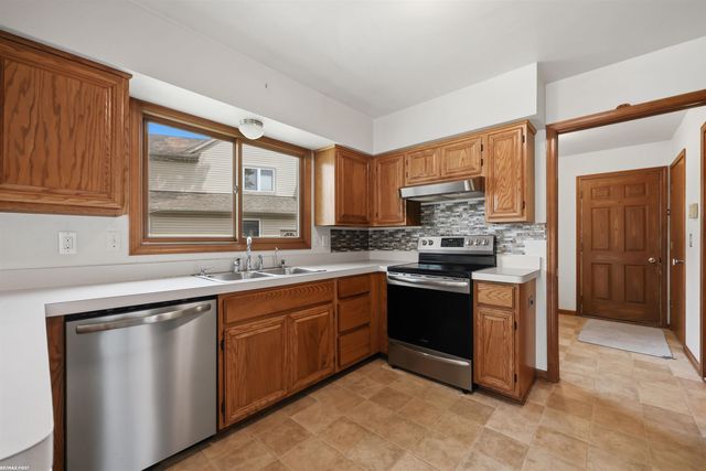 2514 Portobello Drive, Troy, MI 48083