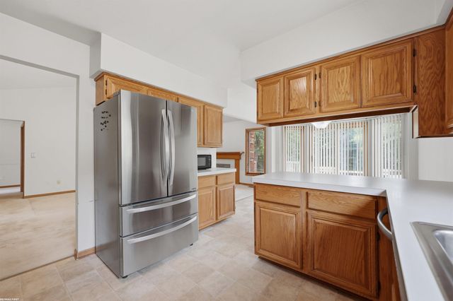 2514 Portobello Drive, Troy, MI 48083