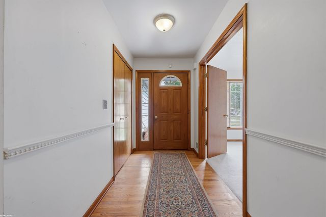 2514 Portobello Drive, Troy, MI 48083