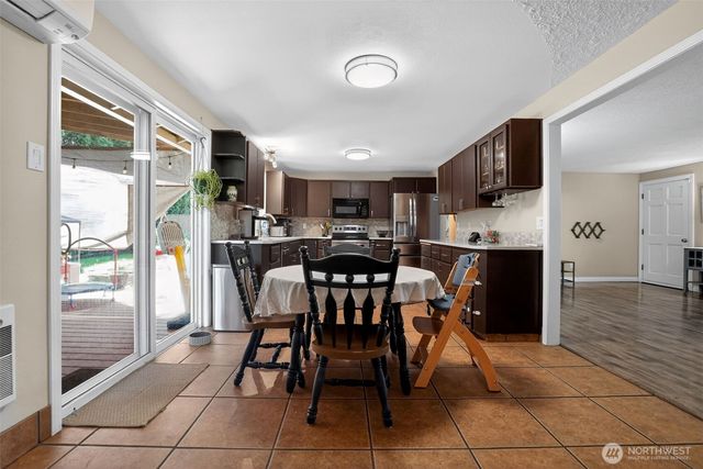 1301 NW 102nd Street, Vancouver, WA 98685
