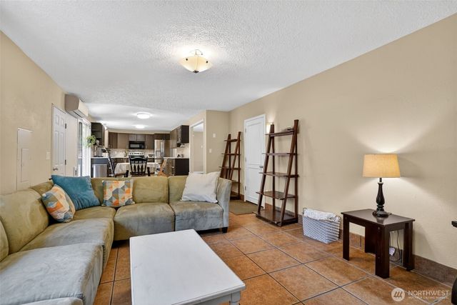 1301 NW 102nd Street, Vancouver, WA 98685