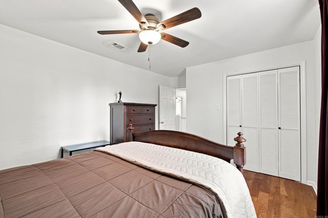 35 Oak Tree Circle, North Little Rock, AR 72116