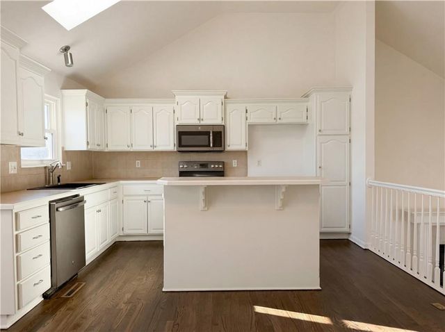 709 Woodland Circle, Grain Valley, MO 64029