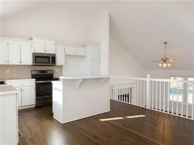 709 Woodland Circle, Grain Valley, MO 64029