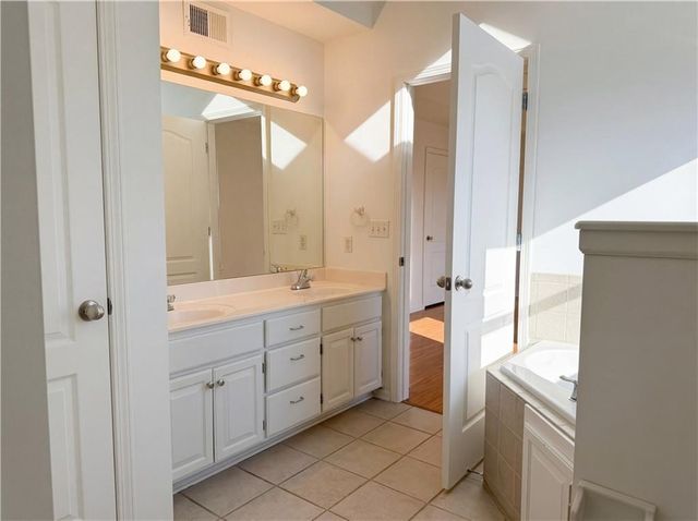 709 Woodland Circle, Grain Valley, MO 64029