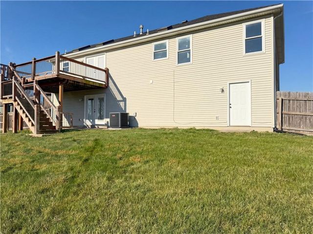 709 Woodland Circle, Grain Valley, MO 64029