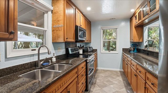 19730 Black Road, Los Gatos, CA 95033
