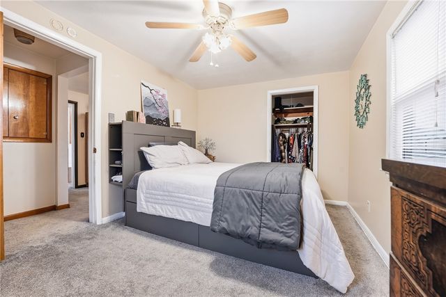 16 S 9th St, Sharpsville, PA 16150