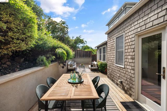 3756 Balfour Ave, Oakland, CA 94610