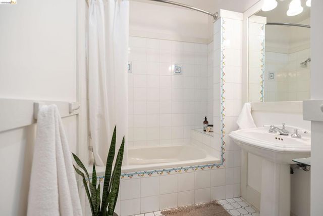 3756 Balfour Ave, Oakland, CA 94610