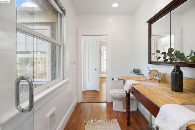 3756 Balfour Ave, Oakland, CA 94610