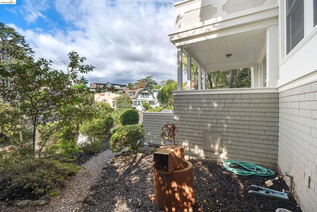 3756 Balfour Ave, Oakland, CA 94610