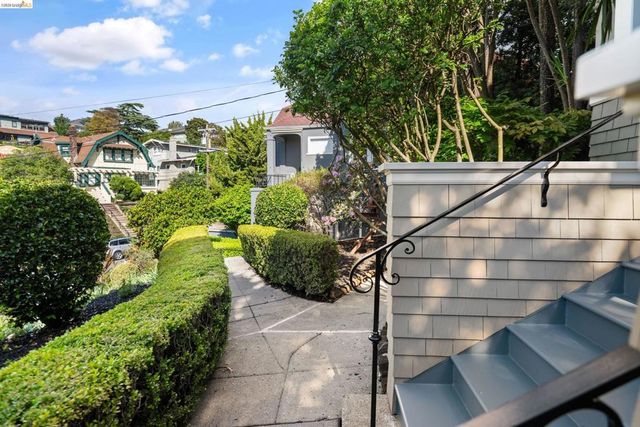 3756 Balfour Ave, Oakland, CA 94610