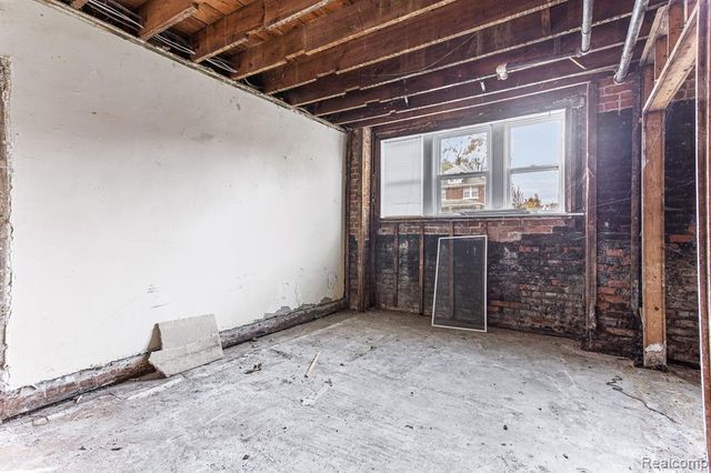 3550 Montclair Street, Detroit, MI 48214
