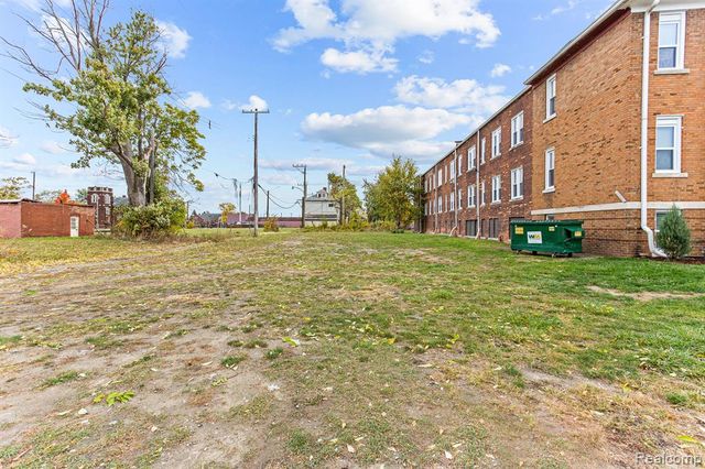 3550 Montclair Street, Detroit, MI 48214