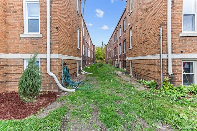 3550 Montclair Street, Detroit, MI 48214
