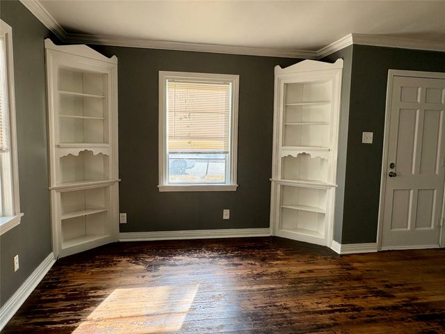 705 N Derby Street, Denison, TX 75020