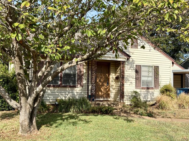 705 N Derby Street, Denison, TX 75020