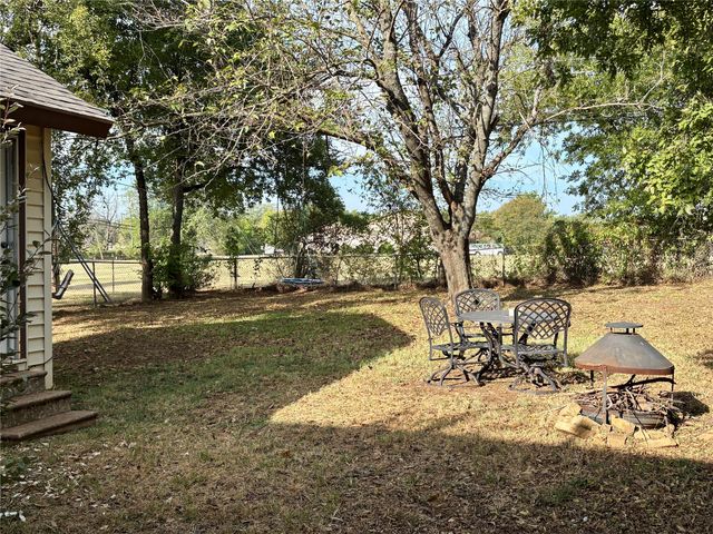 705 N Derby Street, Denison, TX 75020