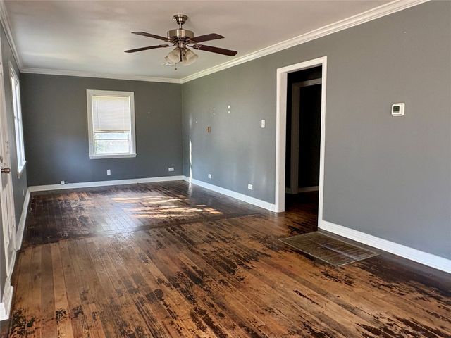 705 N Derby Street, Denison, TX 75020