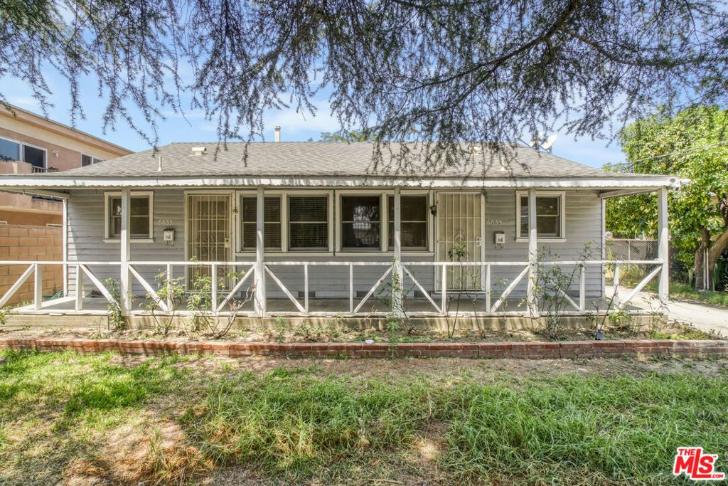 Image 1 of property listing at 6833 Simpson Avenue 6835, North Hollywood, CA 91605