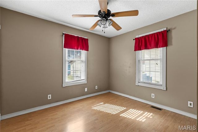 210 McKinley Avenue, Edwardsville, IL 62025