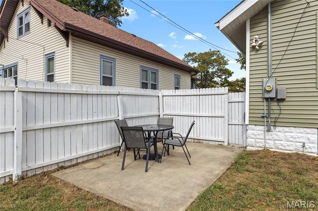 210 McKinley Avenue, Edwardsville, IL 62025