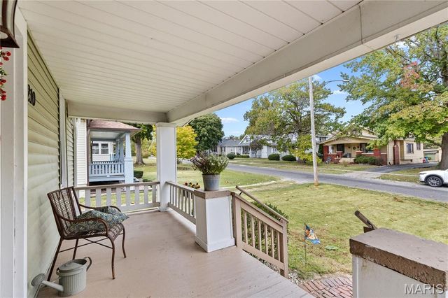 210 McKinley Avenue, Edwardsville, IL 62025