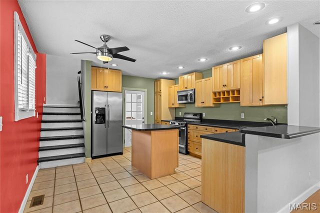 210 McKinley Avenue, Edwardsville, IL 62025