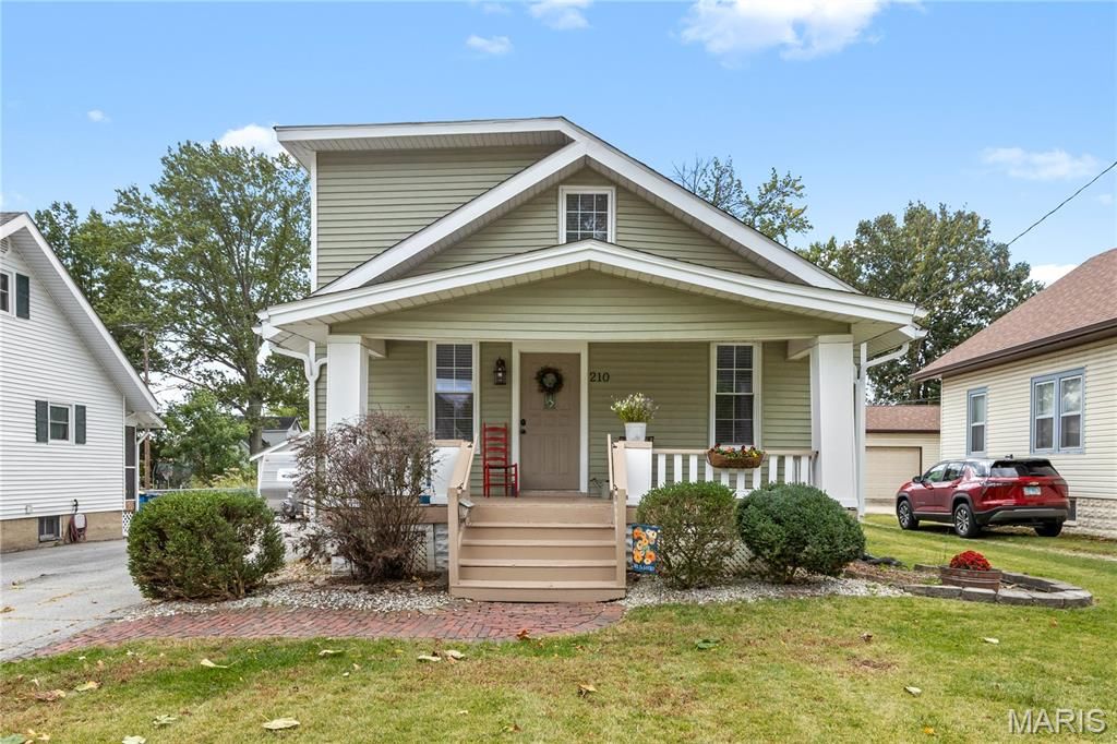 210 McKinley Avenue, Edwardsville, IL 62025