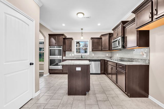 1525 Citadel Ct, Clarksville, TN 37042