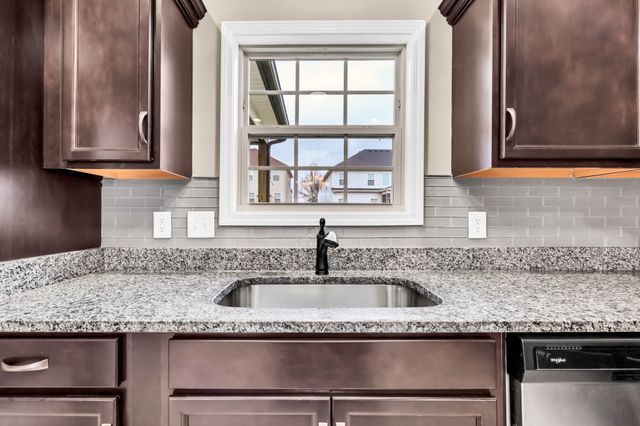 1525 Citadel Ct, Clarksville, TN 37042