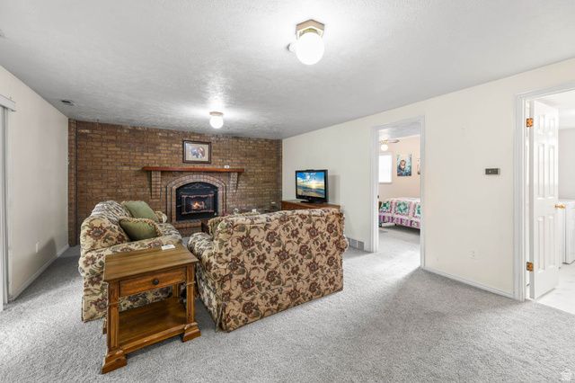 6669 S SEDONIA CT, West Jordan, UT 84081