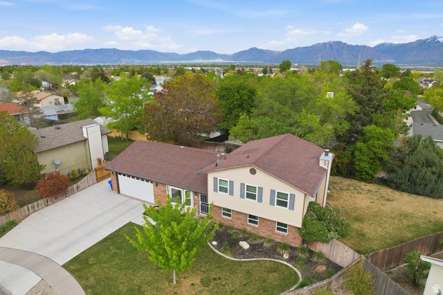 6669 S SEDONIA CT, West Jordan, UT 84081
