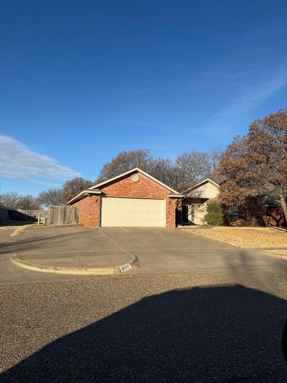 9812 Kenosha Avenue, Lubbock, TX 79423