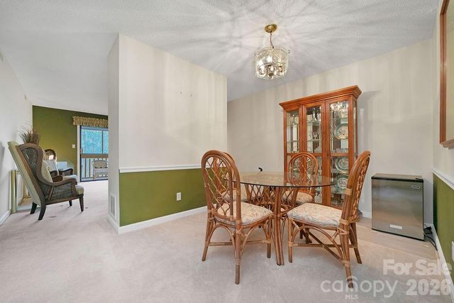 1904 Abbey Circle, Asheville, NC 28805